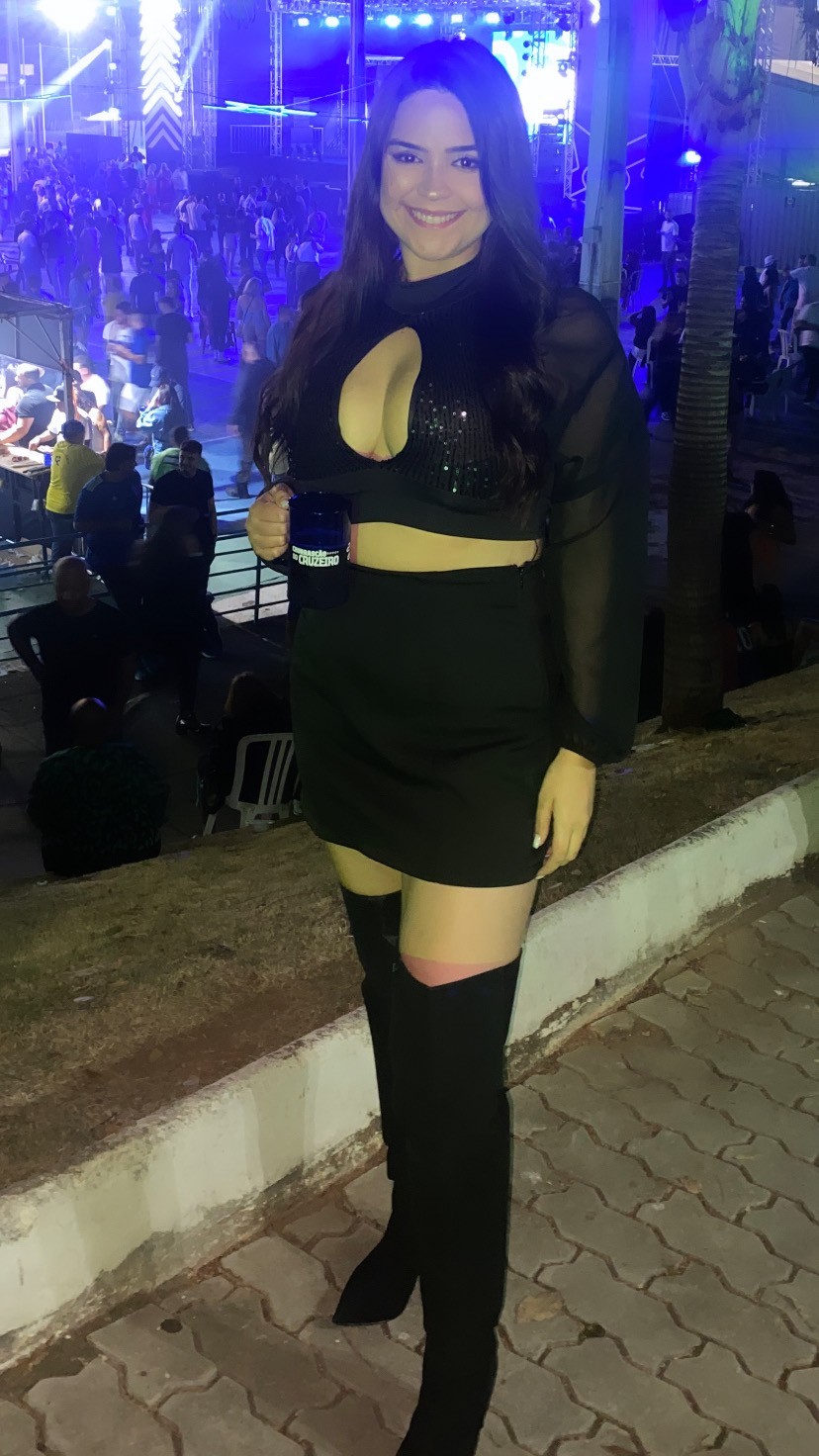 Mulher Garotamorango - lua